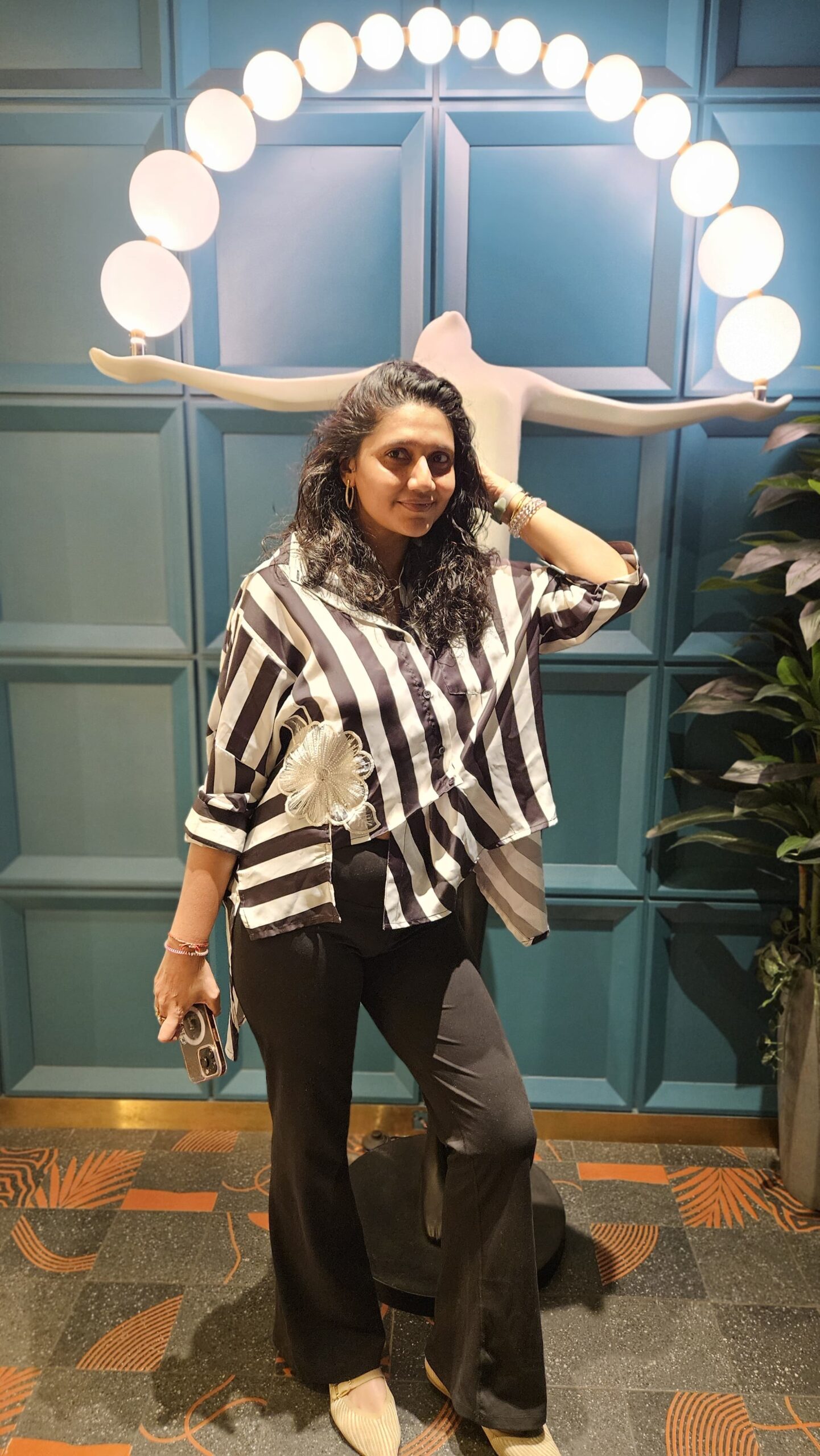 Rekha | Anti-Fit Shirt | Black n White - Image 2
