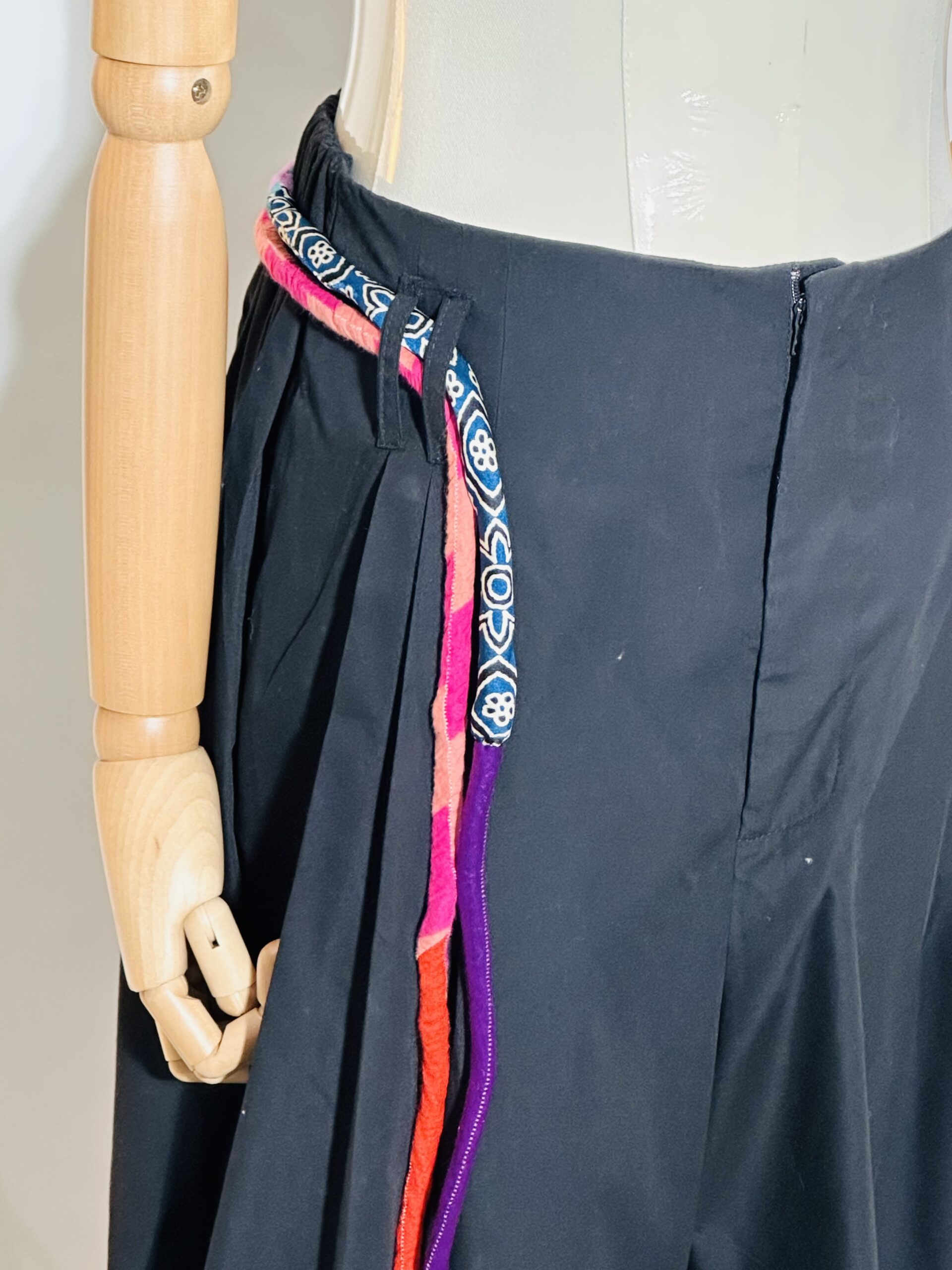 Gubbare | Convertible Pants | Black - Image 2